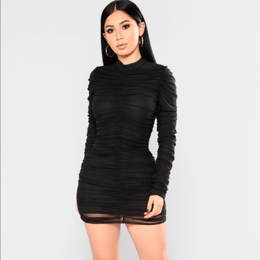 Fashion Nova Paparazzi Ruched Dress size M